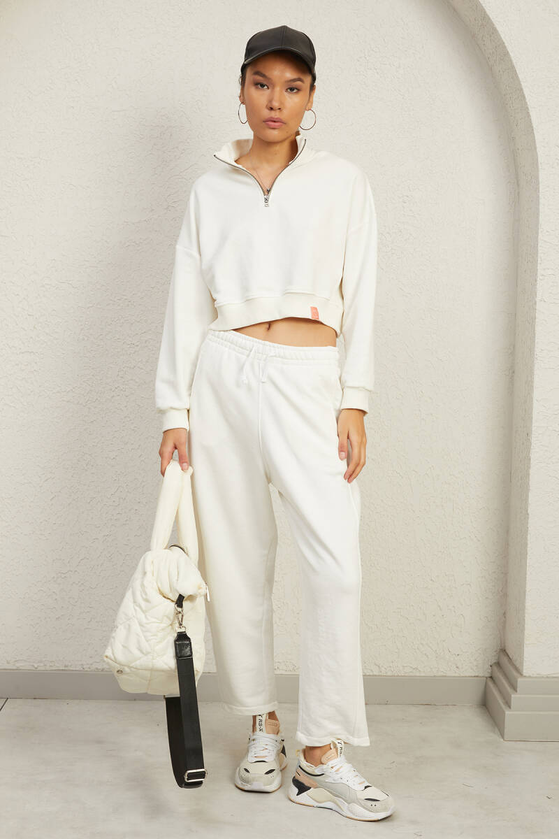 FERMUARLI DİK YAKA KISA SWEATSHIRT - 19