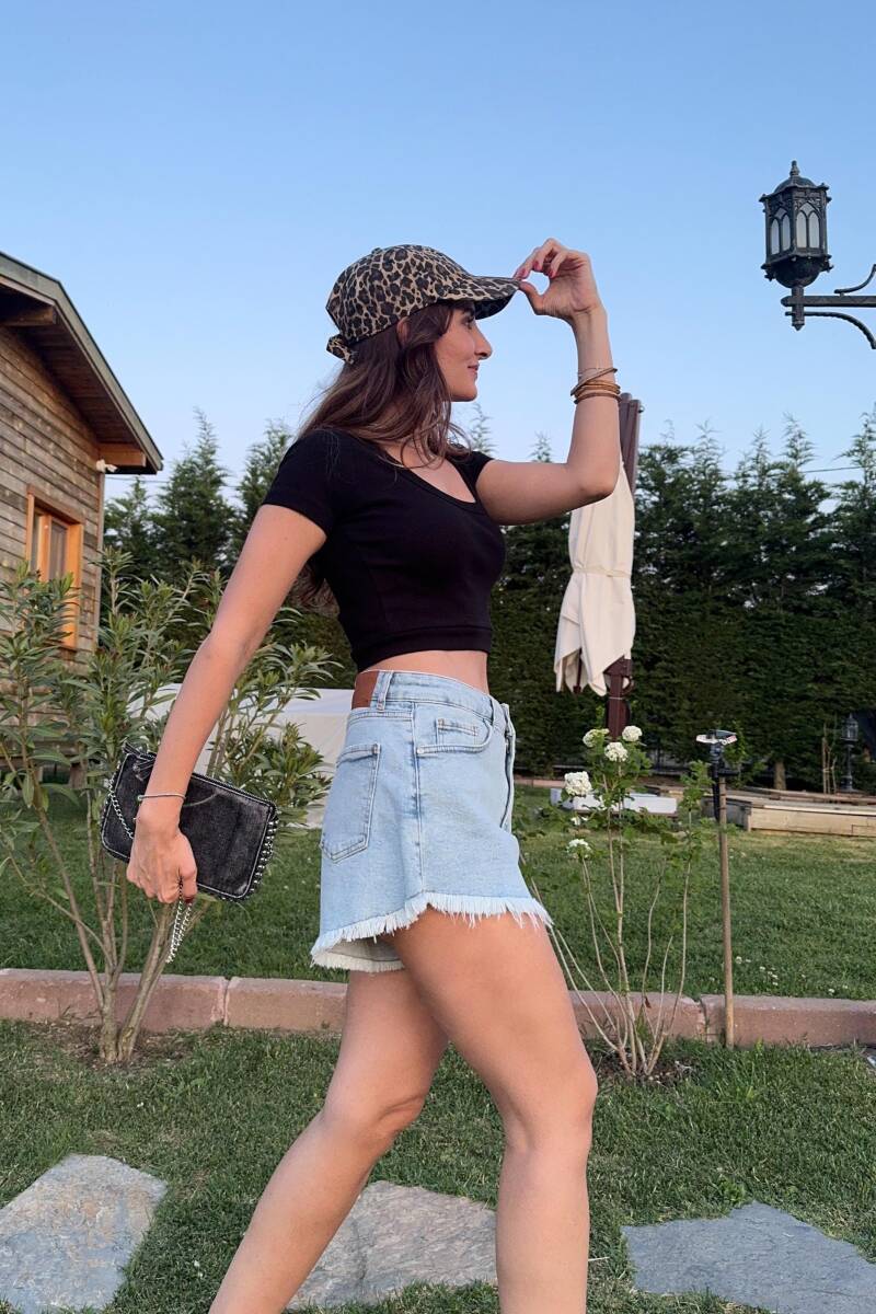 VÜCUDA OTURAN GENİŞ YAKA BODY - 12